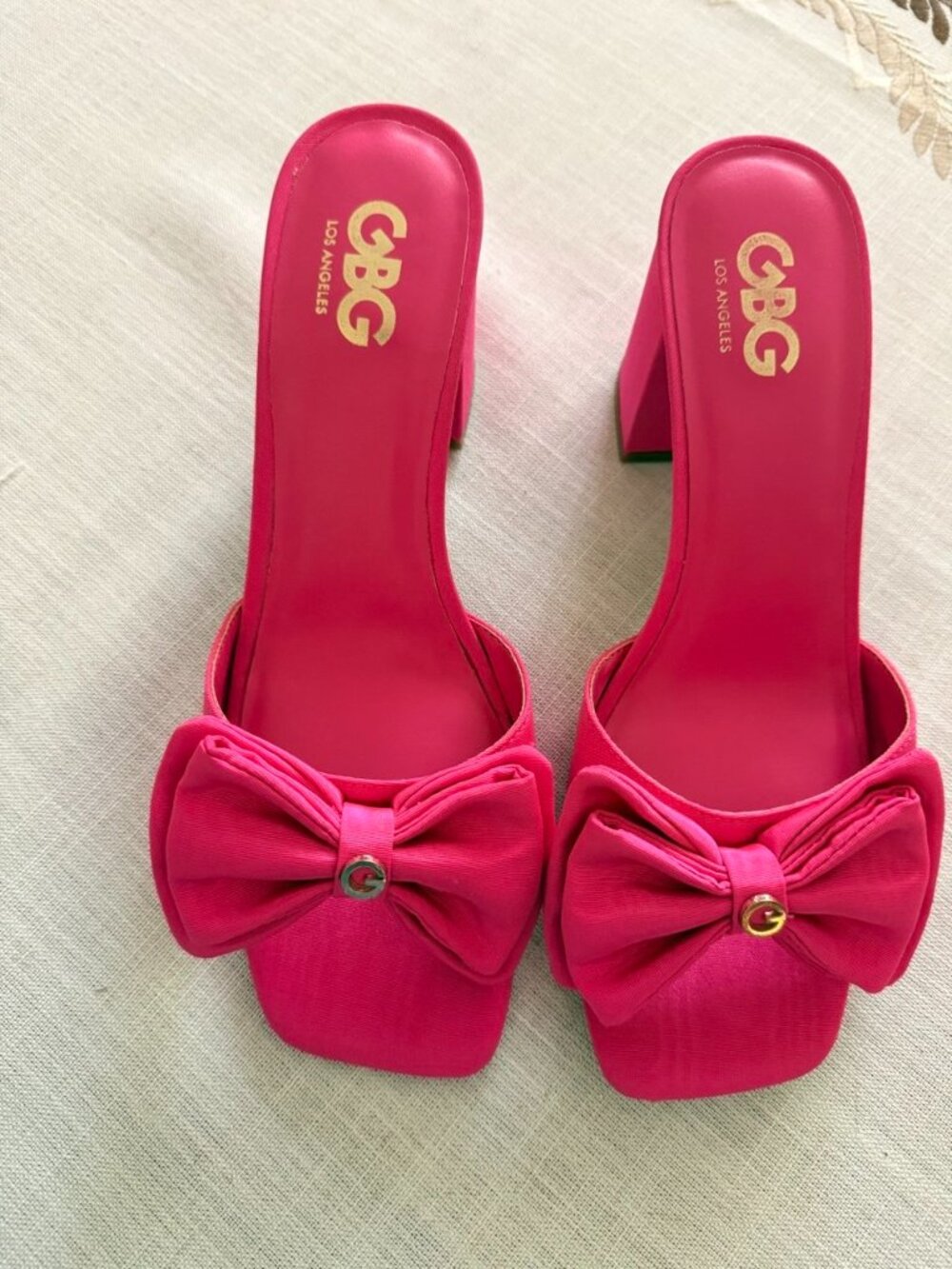 GBG Los Angeles Hot Pink Fuchsia Bow Block Heel Mules Size 9.5